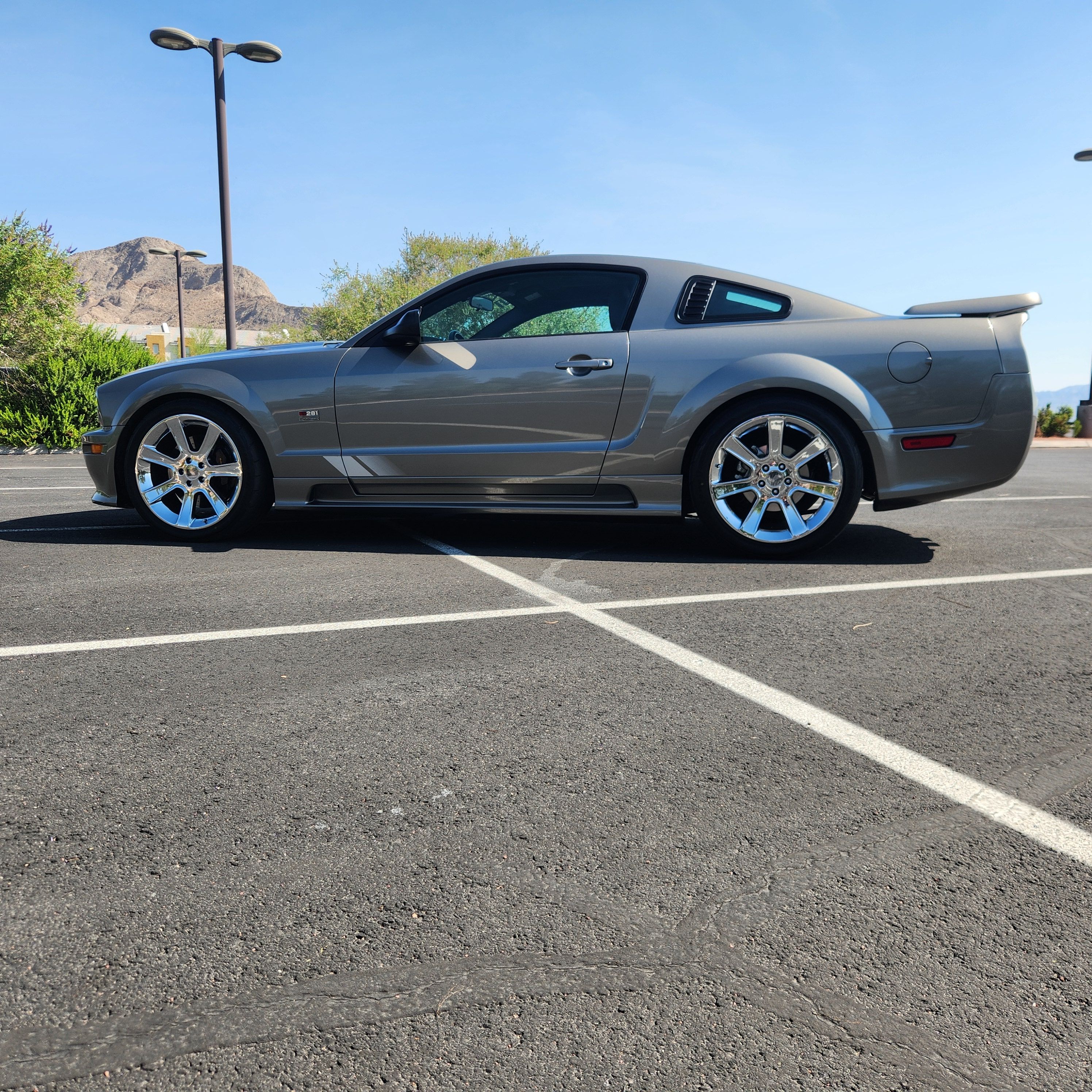 Used 2005 Ford Mustang GT Premium RWD image 13
