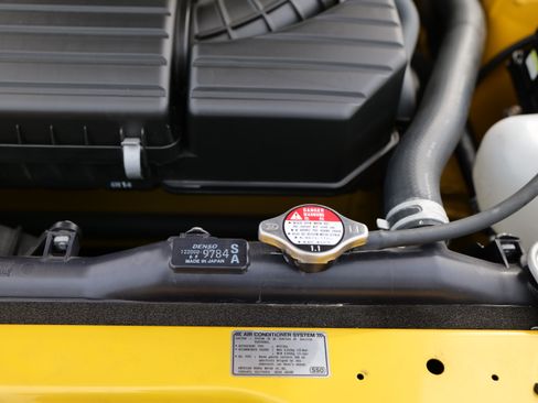 Used 2004 Honda S2000 image 9