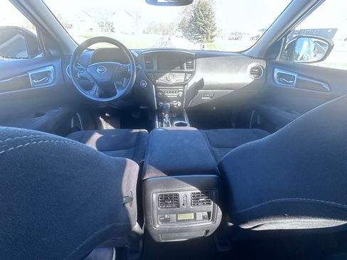 Used 2015 Nissan Pathfinder SV w/ Trailer Tow Package image 10