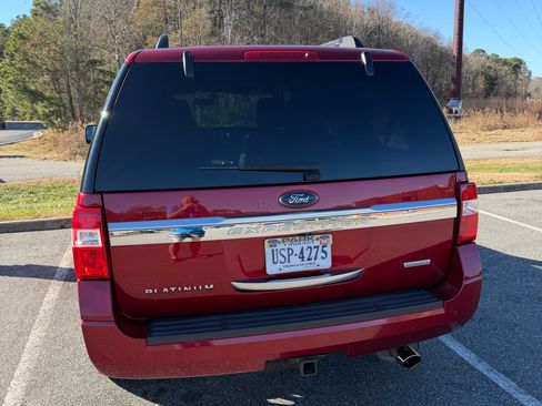 Used 2017 Ford Expedition Platinum image 4
