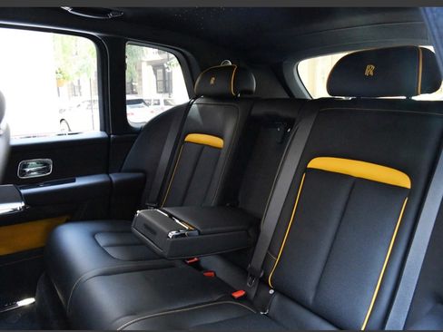 Used 2024 Rolls-Royce Cullinan Black Badge w/ Driver's Package image 6