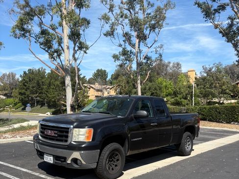 Used 2009 GMC Sierra 1500 W/T w/ Work Truck Preferred Package RWD image 1