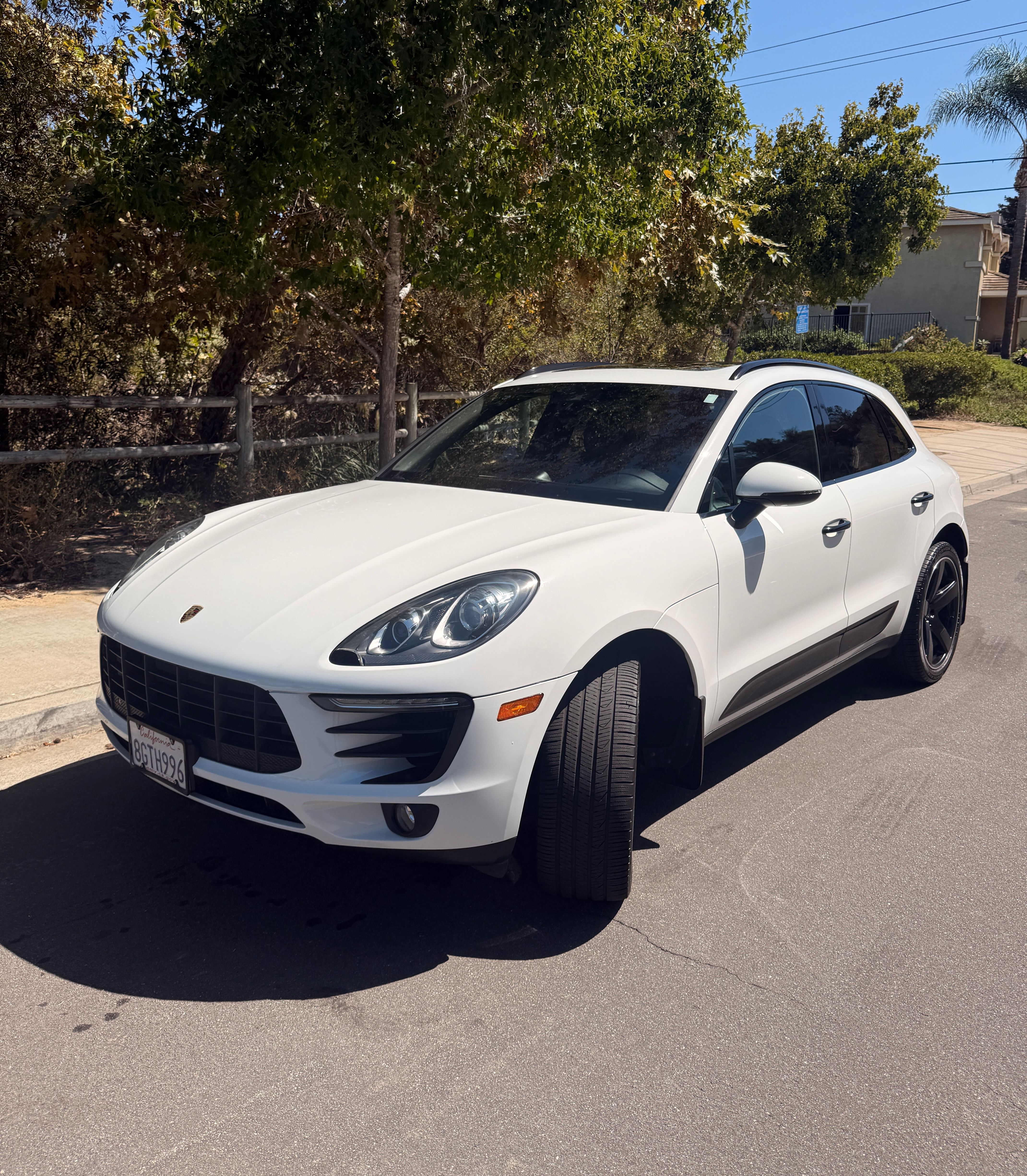 Used 2018 Porsche Macan S AWD/4WD image 1