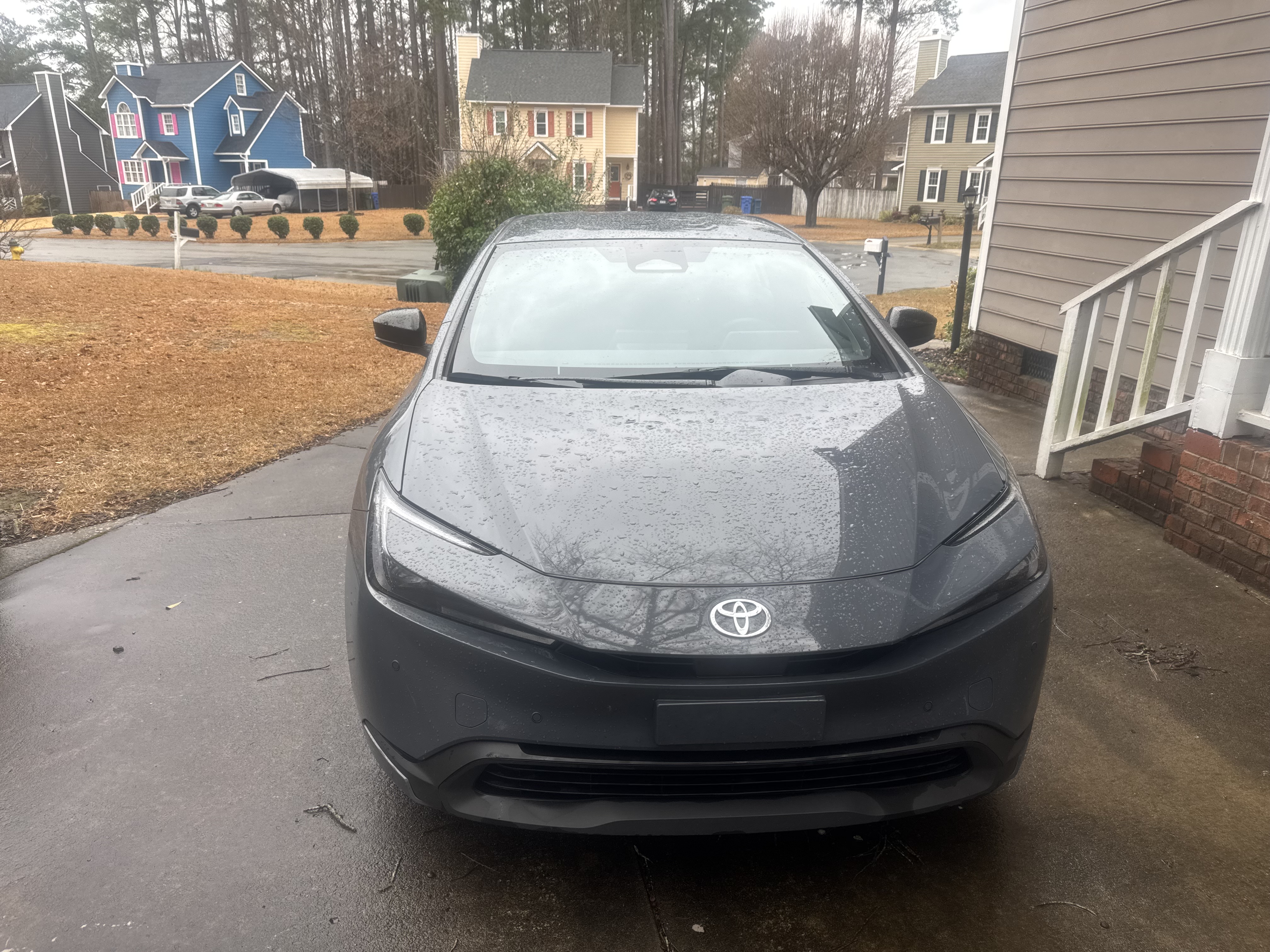 Used 2024 Toyota Prius LE FWD image 1
