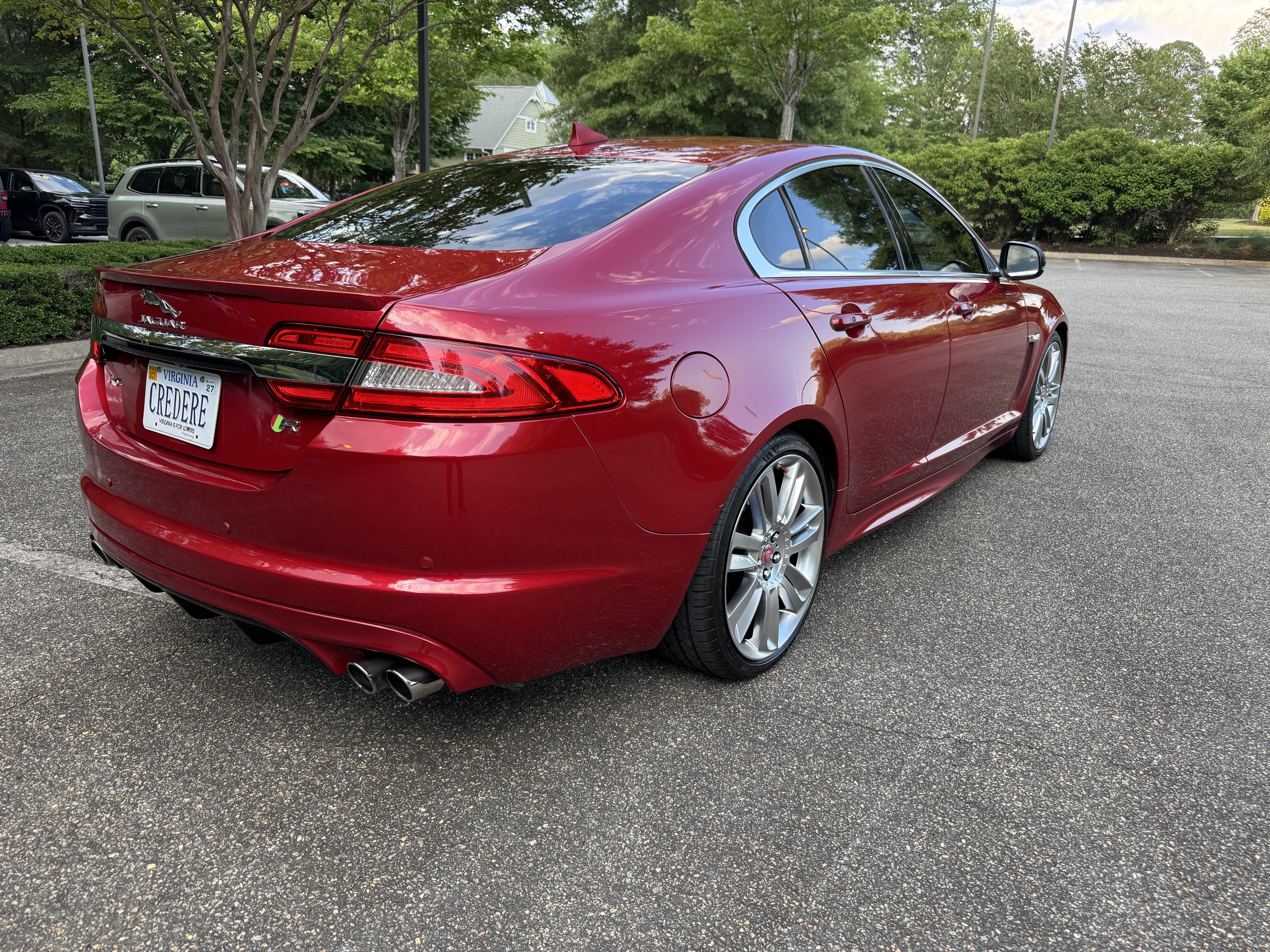 Used 2015 Jaguar XF R RWD image 5