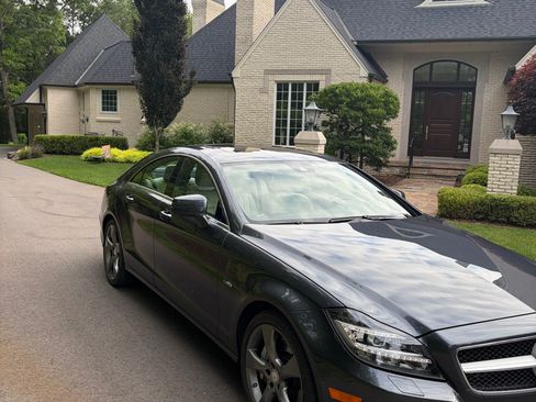 Used 2012 Mercedes-Benz CLS 550 image 4
