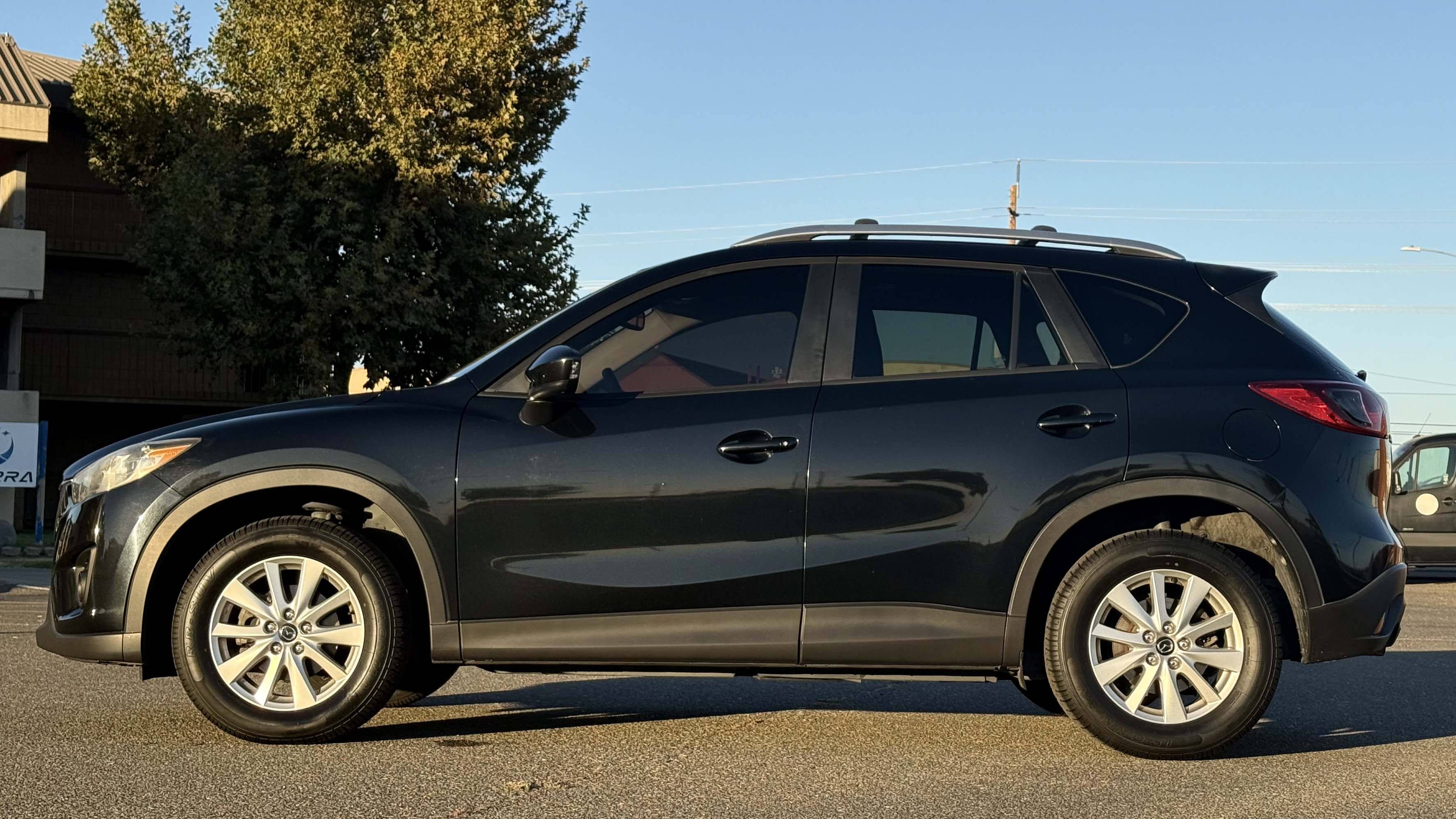 Used 2014 MAZDA CX-5 Touring w/ Touring Technology Package FWD image 2