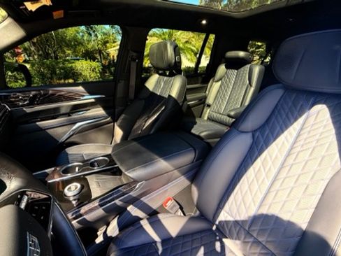 Used 2026 Cadillac Escalade IQL Luxury image 19