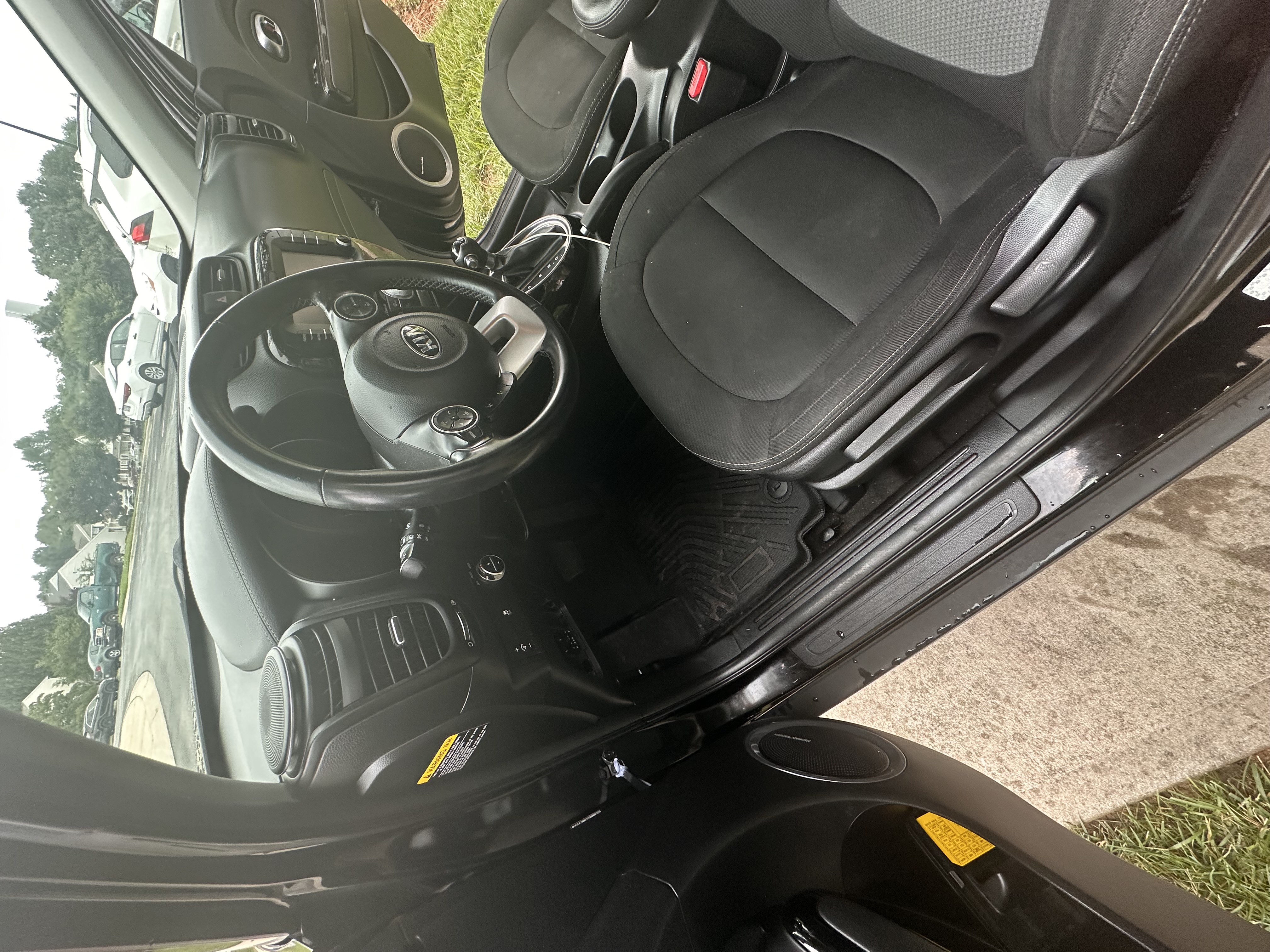 Used 2018 Kia Soul + w/ Audio Package FWD image 12