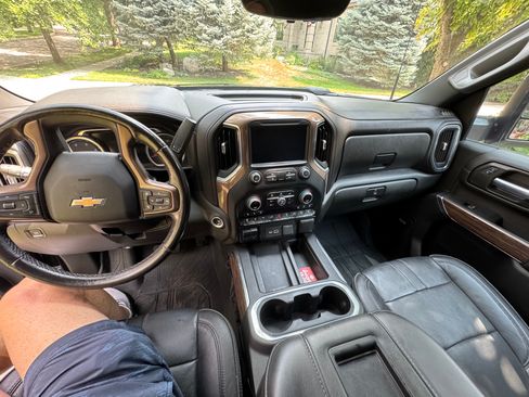 Used 2022 Chevrolet Silverado 2500 High Country w/ Z71 Off-Road Package AWD/4WD image 12