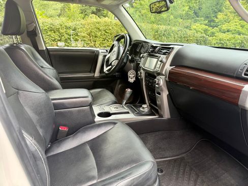 Used 2014 Toyota 4Runner Limited AWD/4WD image 11