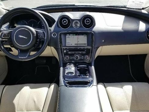 Used 2015 Jaguar XJ L Portfolio image 18