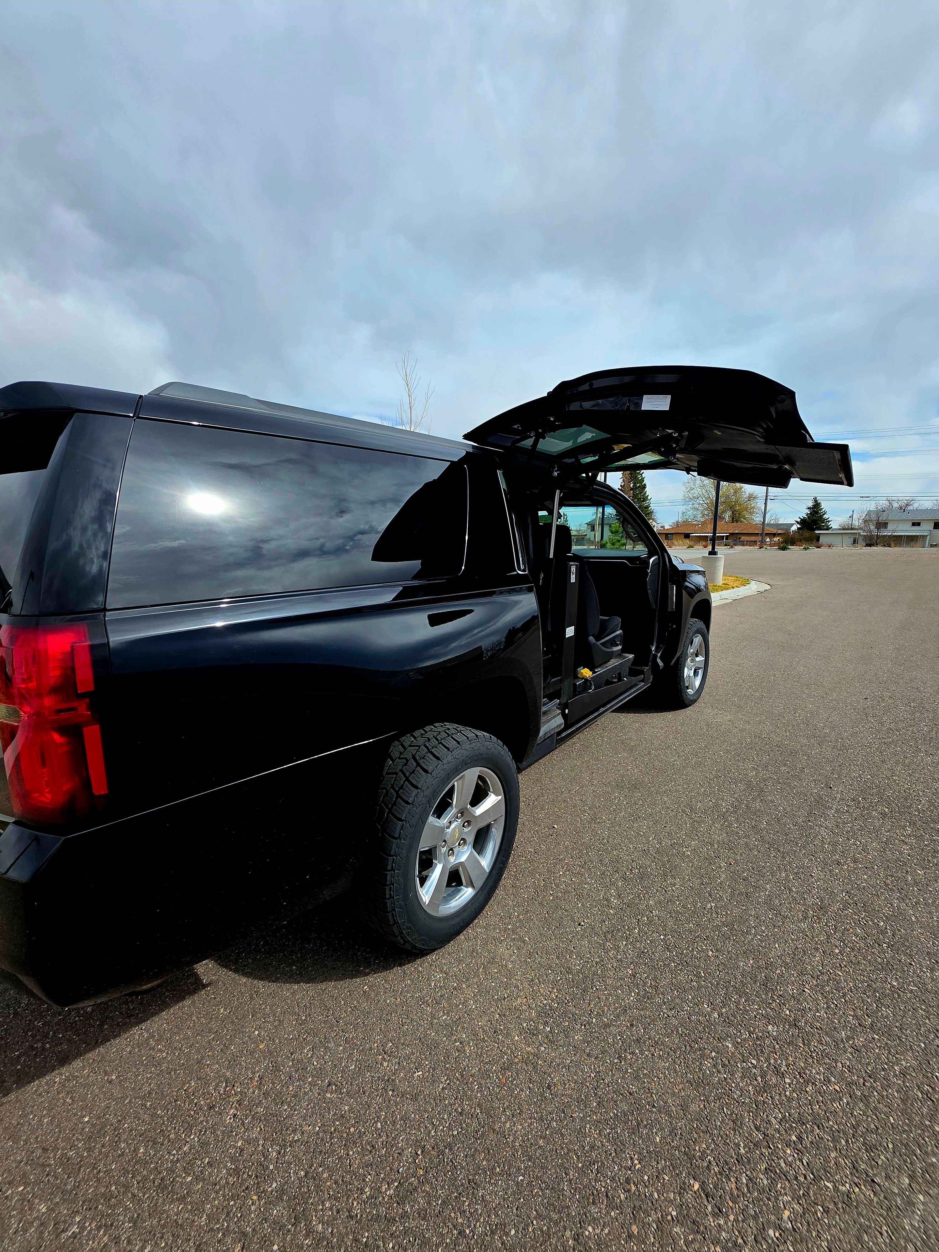 Used 2017 Chevrolet Suburban LS AWD/4WD image 5