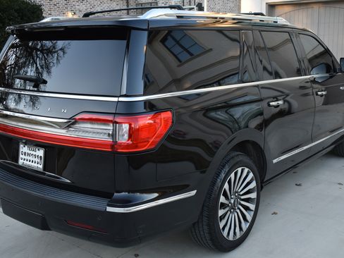 Used 2019 Lincoln Navigator L Reserve image 21