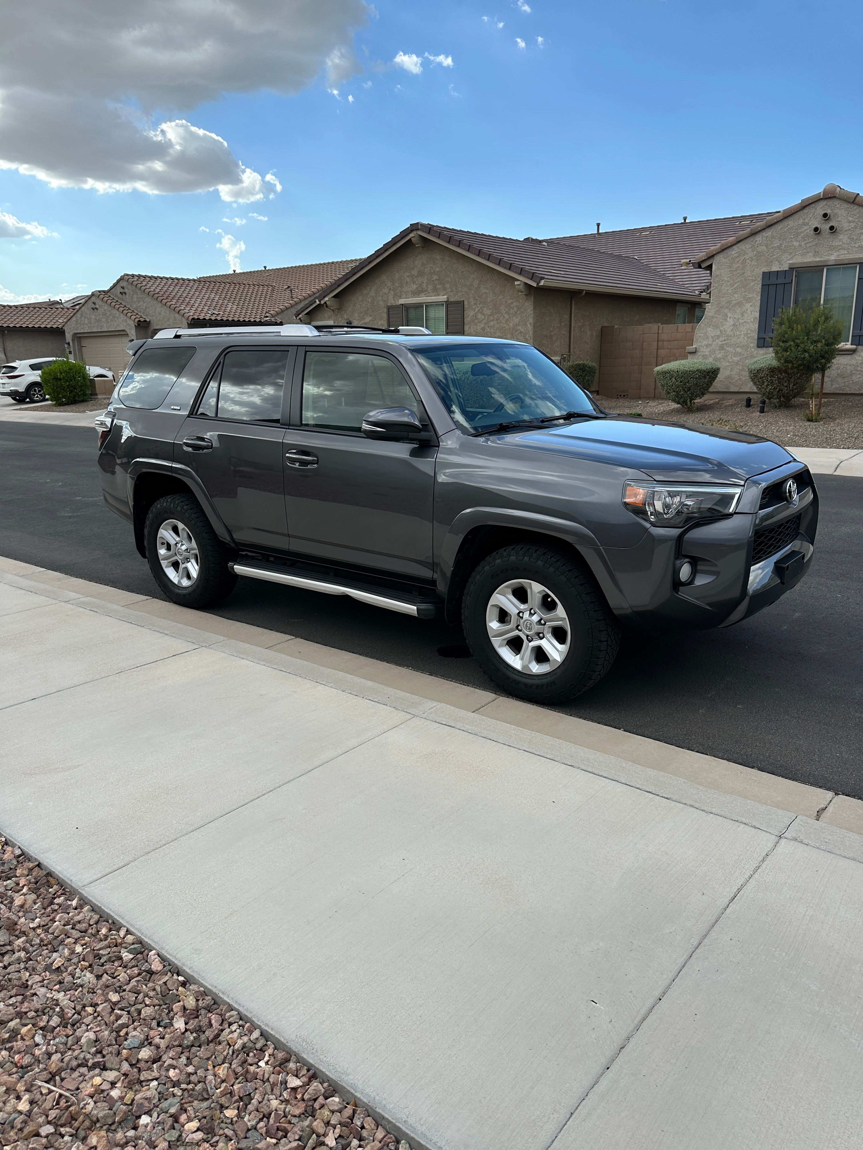 Used 2016 Toyota 4Runner SR5 Premium AWD/4WD image 2