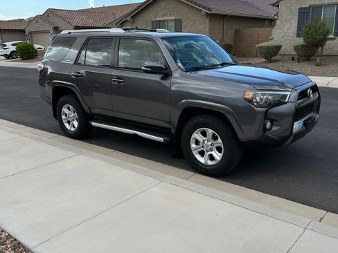 Used 2016 Toyota 4Runner SR5 Premium AWD/4WD image 2