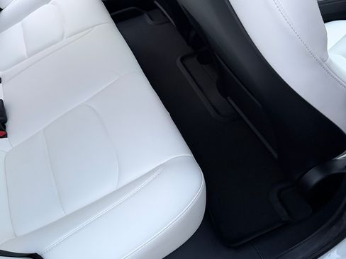 Used 2021 Tesla Model 3 Performance image 21