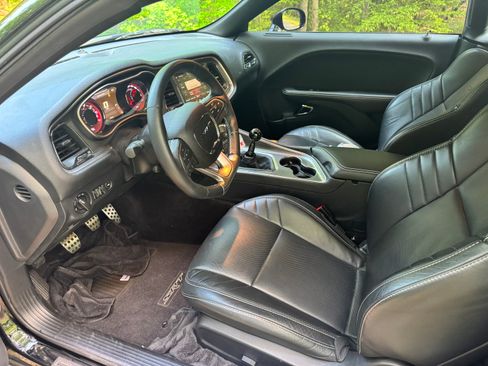Used 2016 Dodge Challenger SRT Hellcat image 20