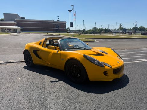 Used 2005 Lotus Elise RWD image 4