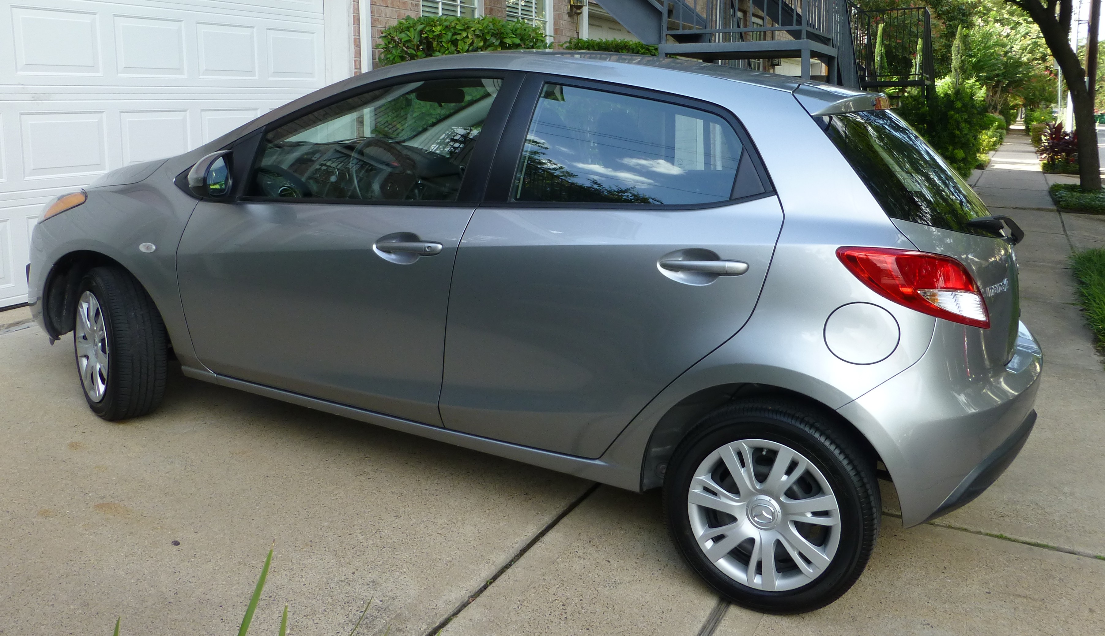 Used 2012 MAZDA MAZDA2 Sport FWD image 8