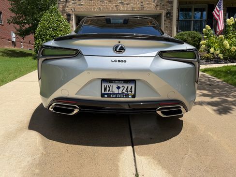Used 2018 Lexus LC 500 Coupe w/ Touring Package RWD image 10