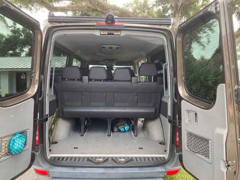 Used 2016 Mercedes-Benz Sprinter 2500 image 18