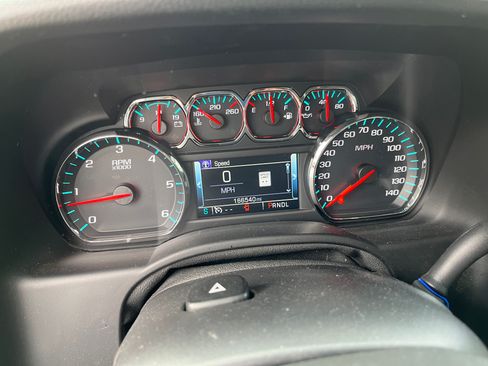 Used 2017 GMC Yukon SLT image 11