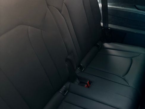 Used 2022 Audi Q7 3.0T Premium image 12