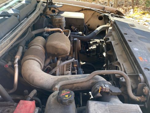 Used 2012 Chevrolet Silverado 1500 W/T RWD image 11