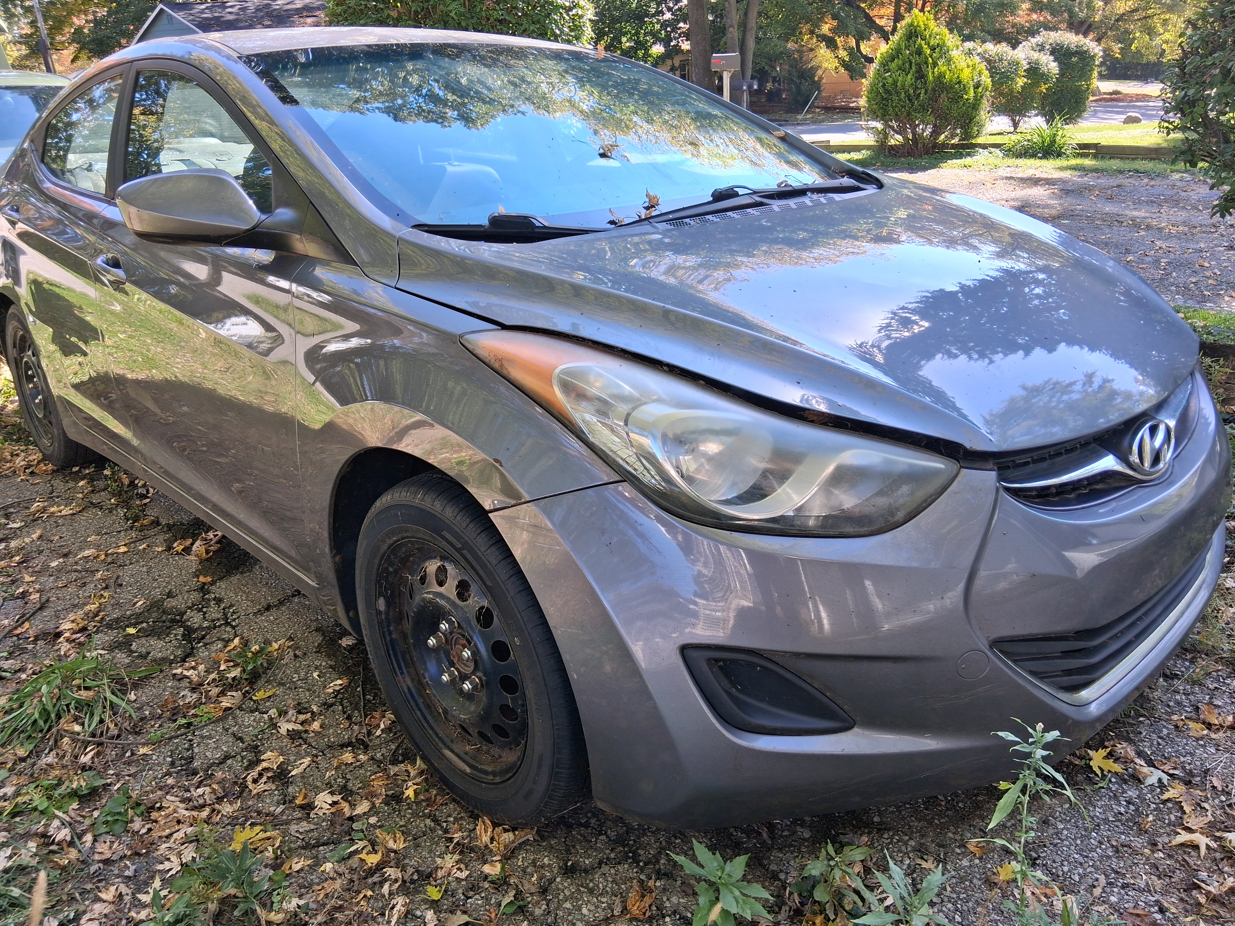 Used 2012 Hyundai Elantra GLS FWD image 1