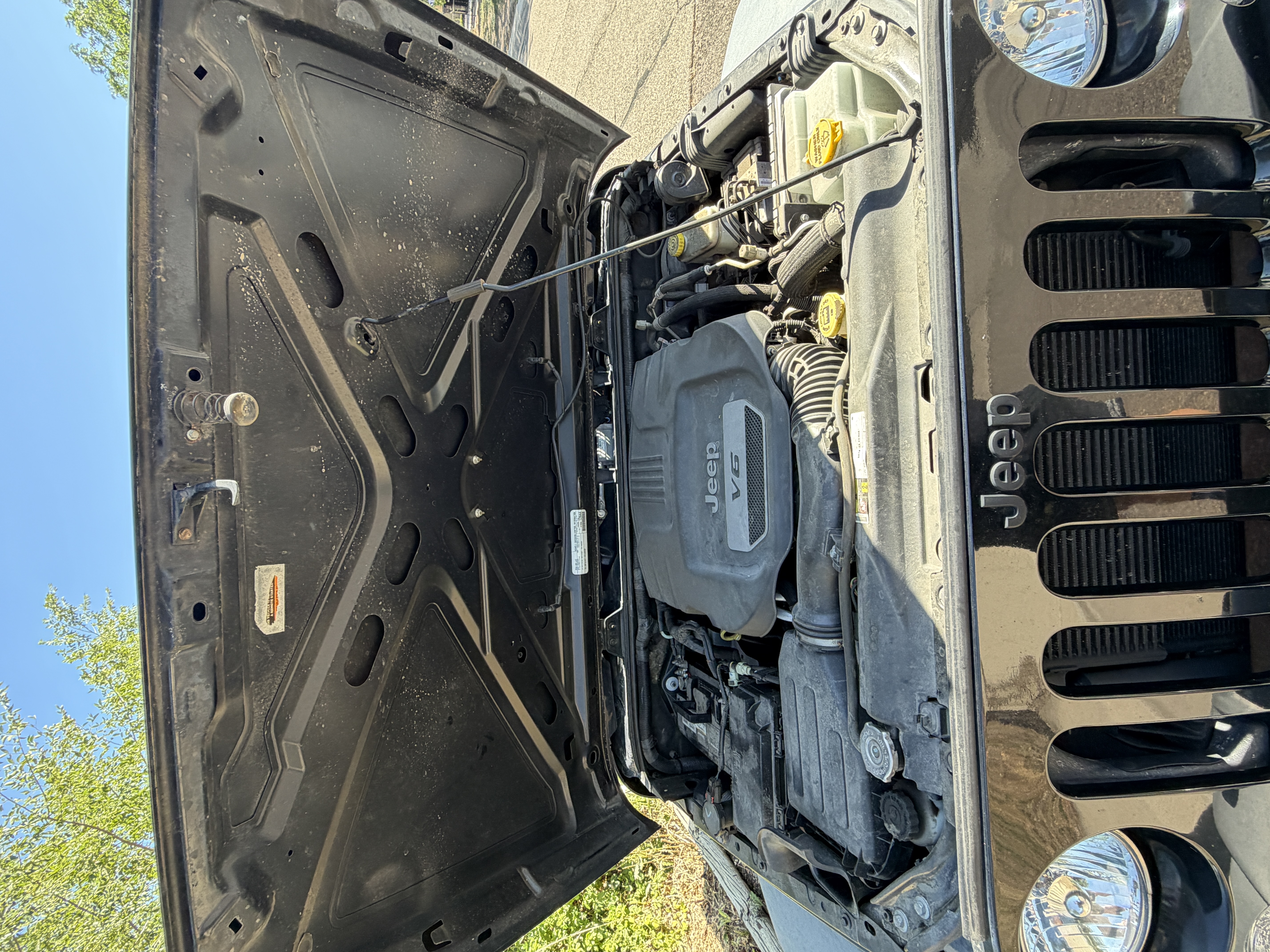 Used 2015 Jeep Wrangler Sport AWD/4WD image 12