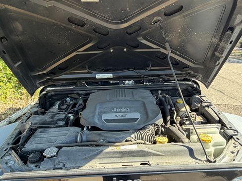 Used 2015 Jeep Wrangler Sport AWD/4WD image 12
