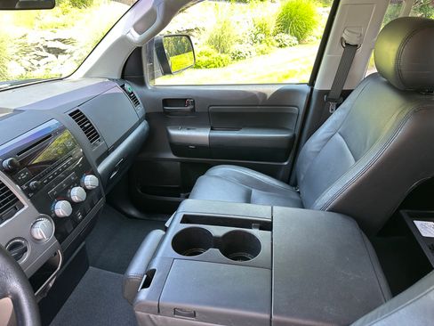 Used 2013 Toyota Tundra 4x4 Double Cab w/ Tow Pkg image 22