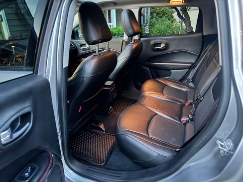 Used 2019 Jeep Compass Trailhawk w/ Leather Interior Group AWD/4WD image 15