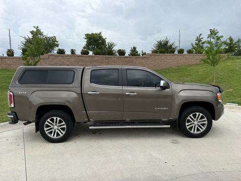 Used 2016 GMC Canyon SLT w/ Driver Alert Package AWD/4WD image 12