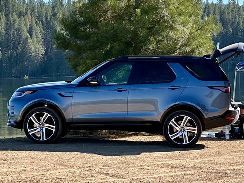 Used 2023 Land Rover Discovery HSE R-Dynamic AWD/4WD image 1
