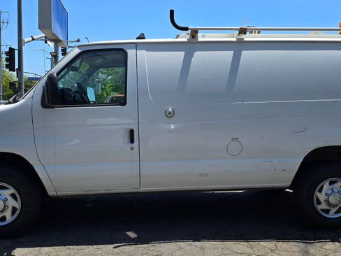 Used 2011 Ford E-350 and Econoline 350 Super Duty image 1
