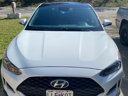 Used 2019 Hyundai Veloster Turbo image 2