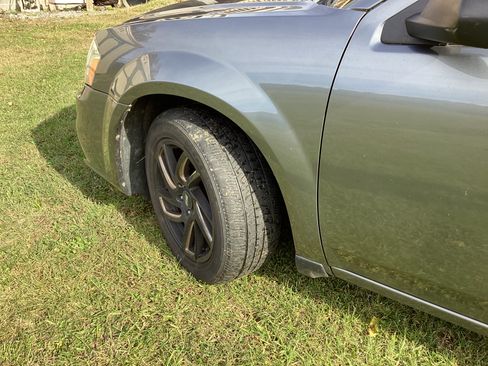 Used 2013 Dodge Avenger SE image 13