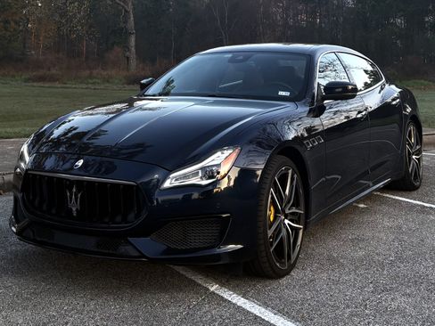 Used 2022 Maserati Quattroporte Modena image 4