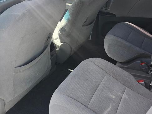 Used 2015 Toyota Sienna LE image 17