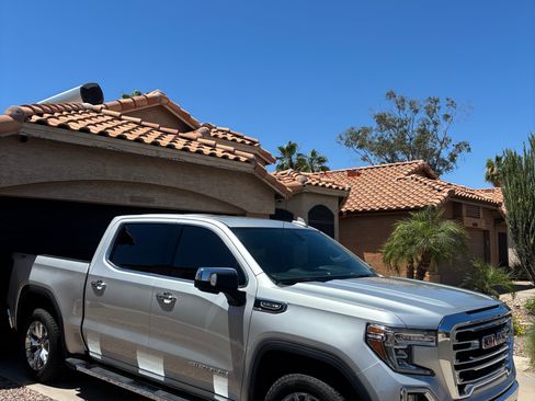Used 2022 GMC Sierra 1500 SLT w/ SLT Premium Package AWD/4WD image 5