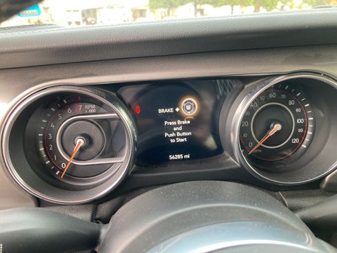 Used 2019 Jeep Wrangler Unlimited Sahara w/ Uconnect 4C Nav & Sound Group image 13