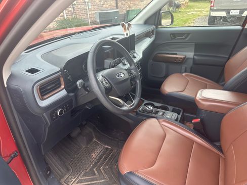 Used 2023 Ford Maverick Lariat w/ Lariat Luxury Package image 4