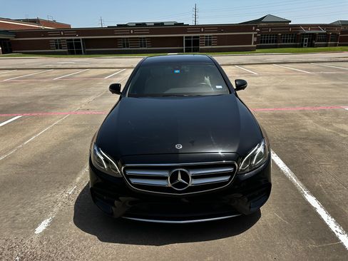 Used 2019 Mercedes-Benz E 450 4MATIC Sedan image 2