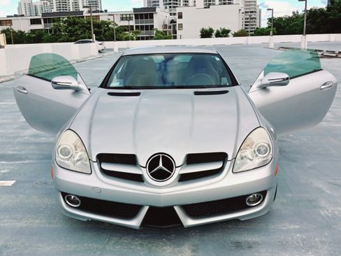 Used 2009 Mercedes-Benz SLK 300 image 9