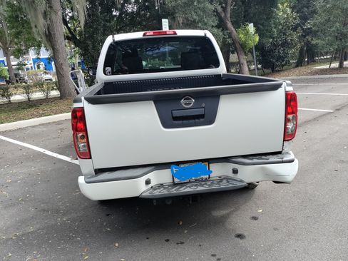 Used 2021 Nissan Frontier S w/ S Utility Package image 6