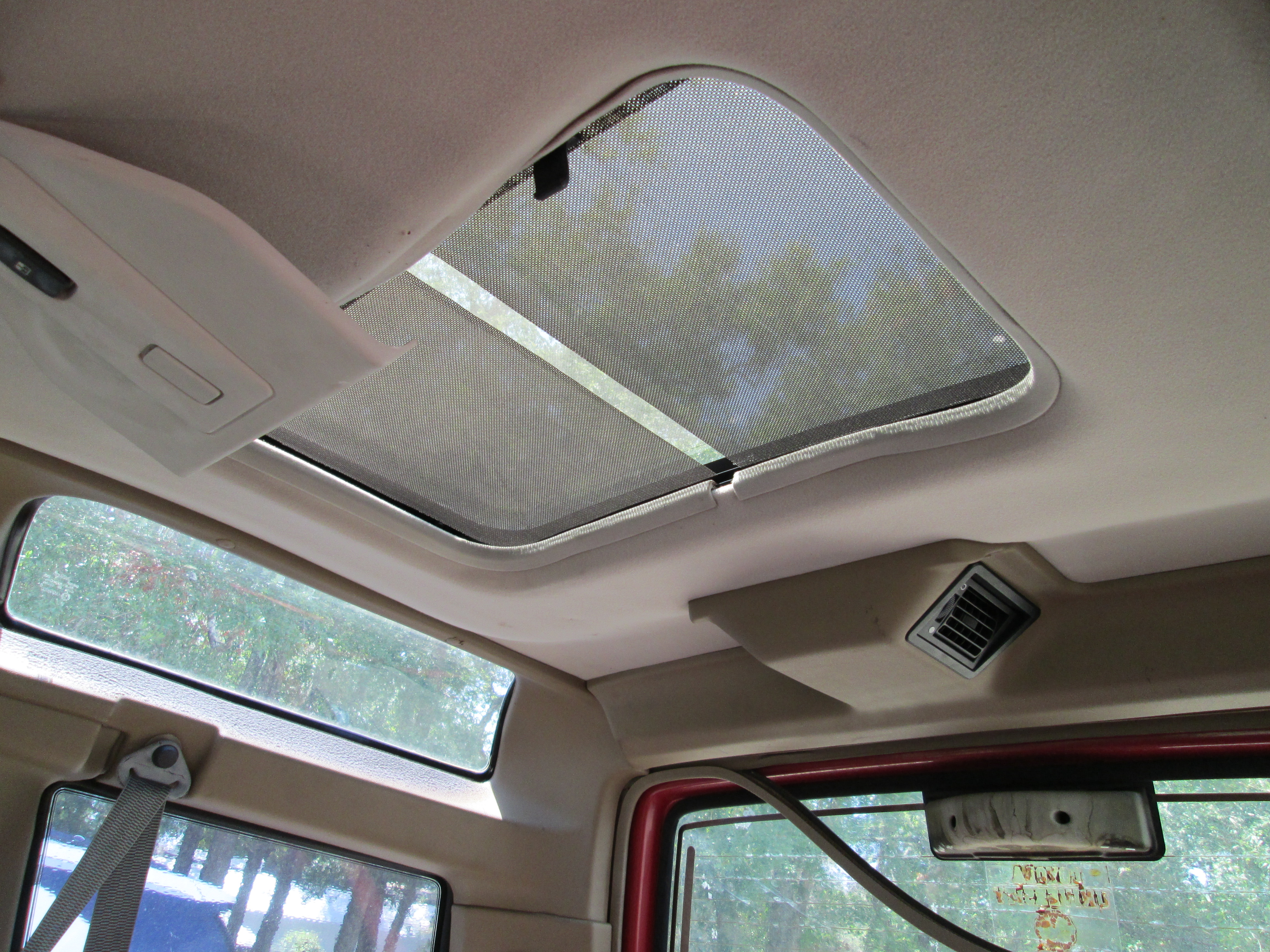 Used 1996 Land Rover Discovery SE AWD/4WD image 15
