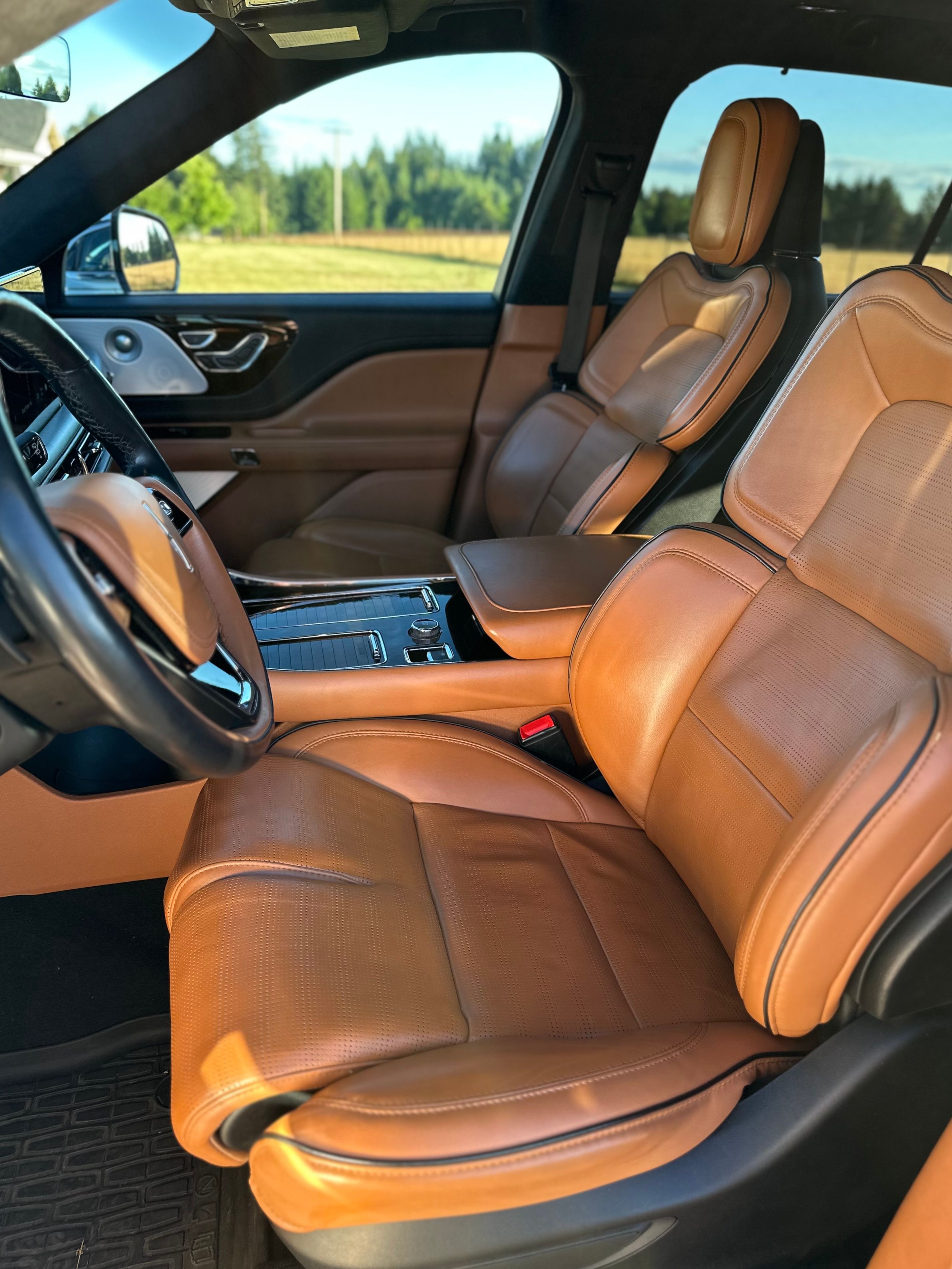 Used 2022 Lincoln Aviator Black Label Grand Touring AWD/4WD image 8