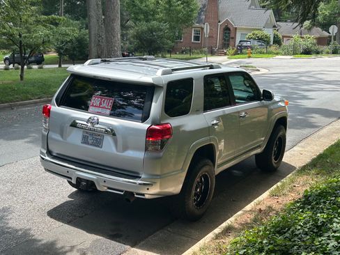 Used 2010 Toyota 4Runner SR5 RWD image 5